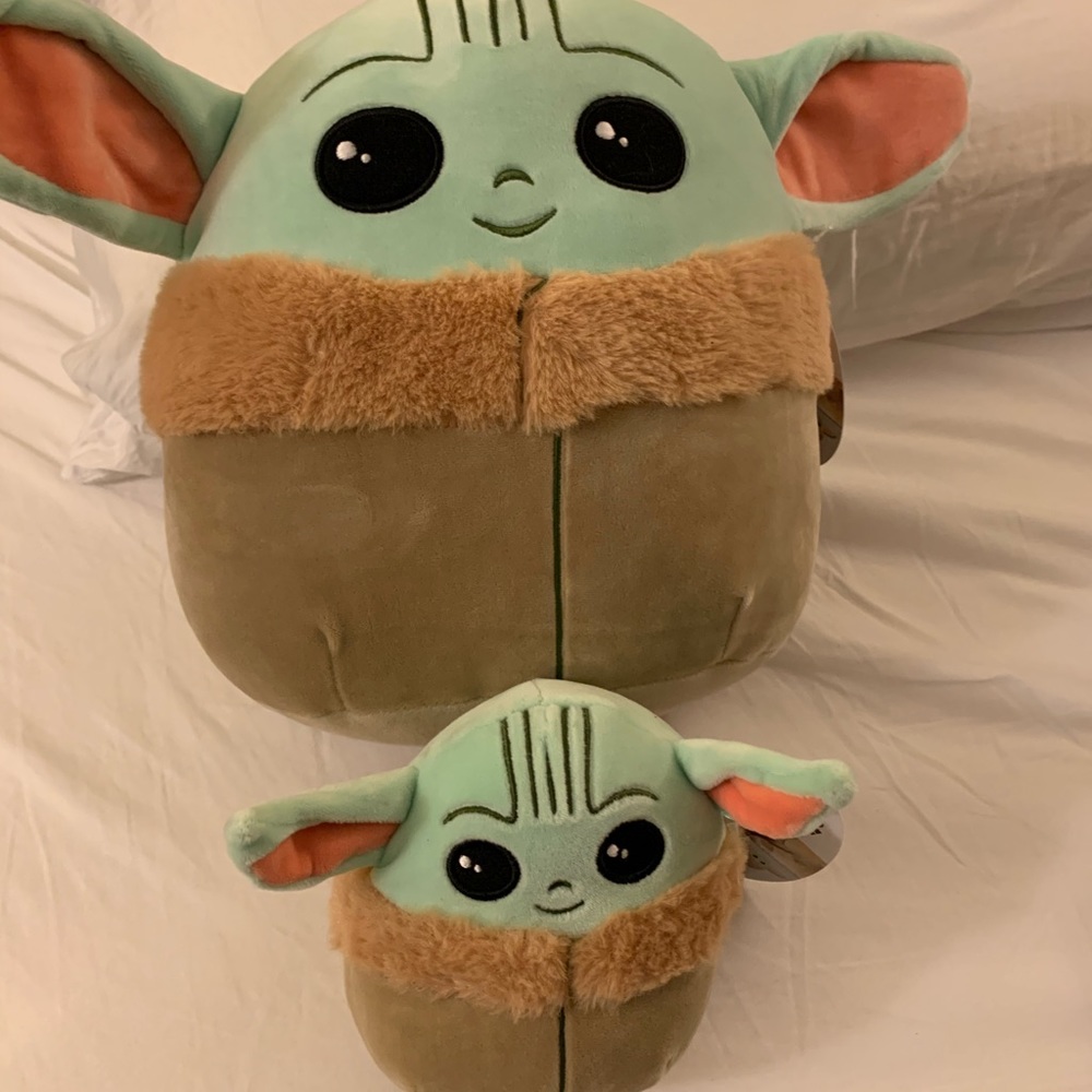 10” and 5” Baby Yoda Squishmallows pair!